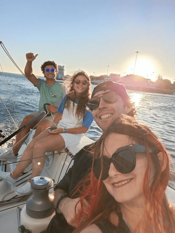 Aquí una selfie con nuestros guías de @rsailing en el tour de Lisboa, antes de postular